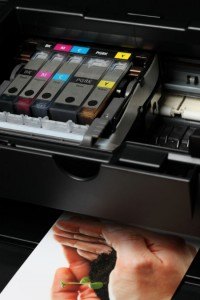 Patronen im geöffneten Drucker