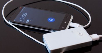 Smartphone mit Powerbank