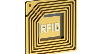 RFID Chip vor einem weißen Hintergrund