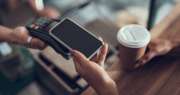 Bezahlvorgang mit dem Smartphone