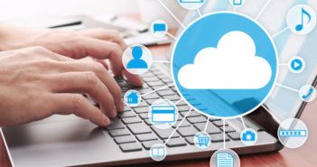 Laptop überschrieben von einem Cloud Piktogramm