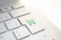 Eine Tastatur mit Einkaufswagen auf der Enter Taste